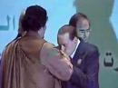 Amici come prima: Berlusconi e Gheddafi