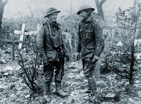 <br />
Alcuni protagonisti della Grande Guerra:  Soldati, fango e croci
