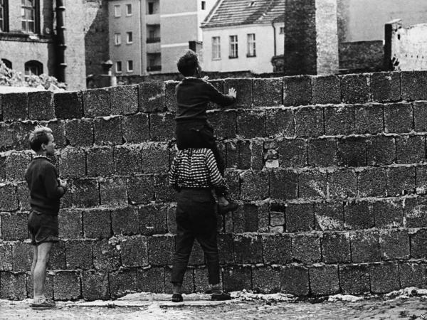 Berlino, 1961. Il Muro in costruzione