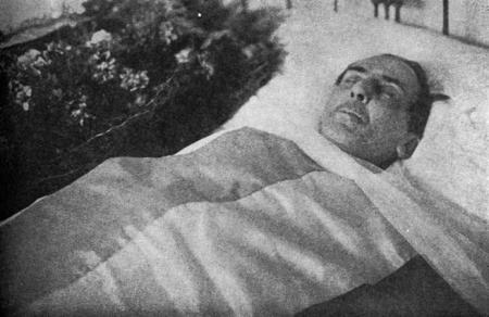 Antonio Machado nel suo ‎letto di morte‎