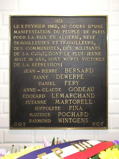 Plaque commémorative dans la station de métro Charonne. 
