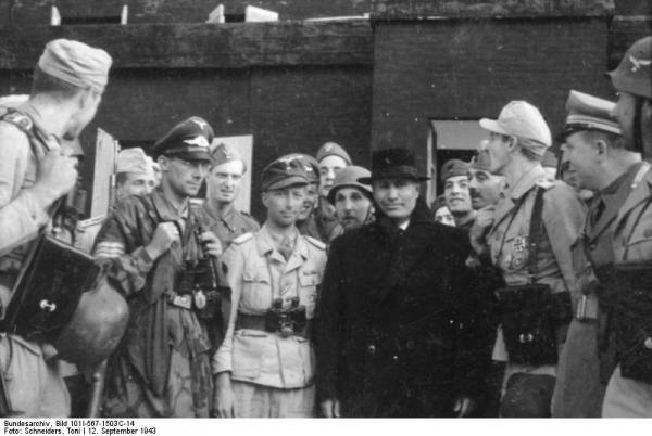 Mussolini prelevato dai tedeschi al Gran Sasso