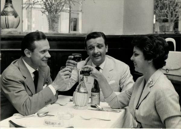 Leo Chiosso, Fred Buscaglione e la moglie Fatima Robin's, nome d'arte di Fatima Ben Embarek, 1959