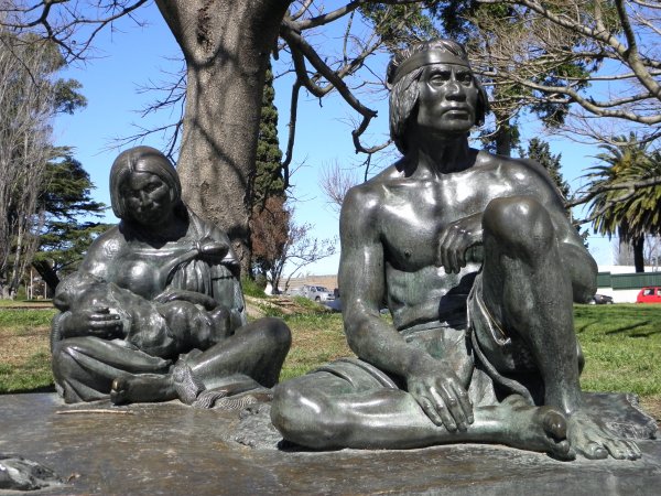 Los últimos charrúas by Edmundo Prati, Gervasio Furest and Enrique Lussich; Parque Prado, Montevideo.