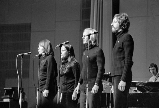 Gli Agit-Prop in concerto a Helsinki il 12 ottobre 1974.