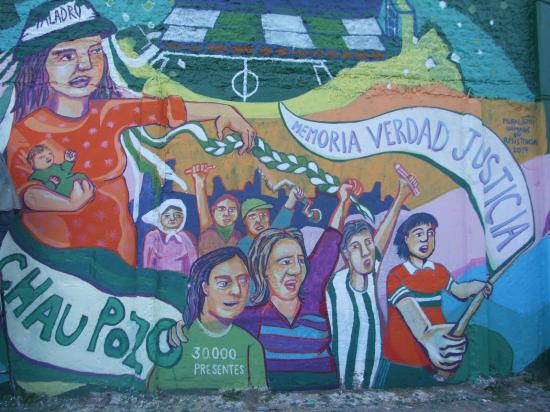 MÉMOIRE ARGENTINE  <br />
Mural à Banfield (Buenos Aires) 