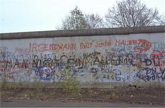 Rifacciamo il muro di Berlino