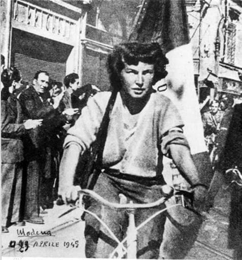 Modena, aprile 1945. La staffetta partigiana Olema Righi.