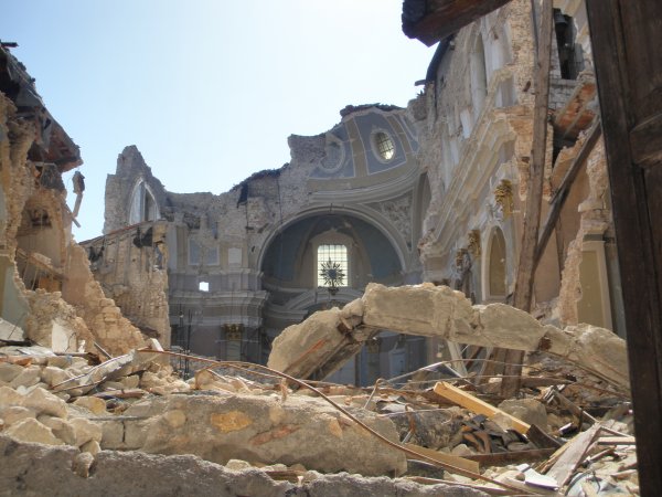Basilica di Collemaggio, L'Aquila 9 aprile 2009
