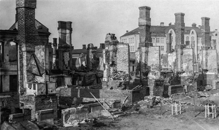 Finland, 1918. The city of Tampere in ruins. <br />
Finlandia, 1918. La città di Tampere in rovine.