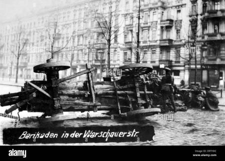 Warszawianka 1905 roku [Варшавянка;  La Varsovienne; ¡A las barricadas!]