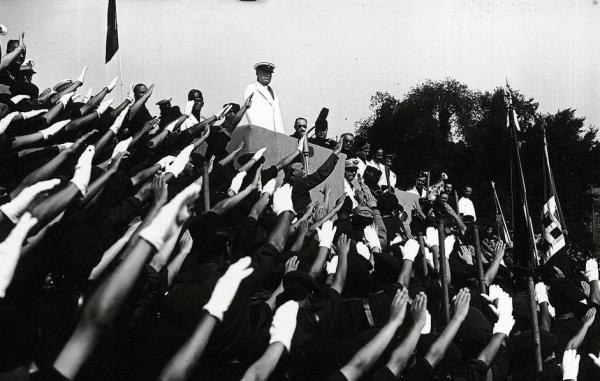 Mussolini in Sicilia, 1937