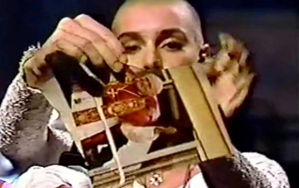 O'Connor ripping up a photograph of Pope John Paul II on “Saturday Night Live” in 1992.