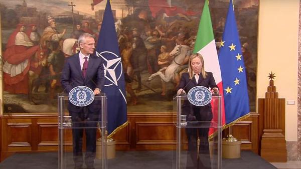 Giorgia Meloni con il Segretario NATO Stoltenberg 