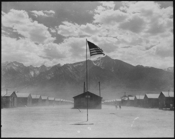 Manzanar, California. Campo di concentramento per nippo-americani, 1942