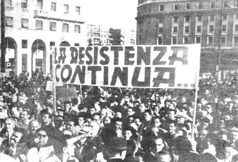 LA RESISTENZA CONTINUA -  <br />
Fuggiti i fascisti da Genova, l'antifascismo genovese conferma la continuità della lotta antifascista del 30 giugno con la Resistenza Partigiana.