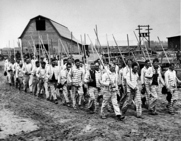  Detenuti al lavoro a  Parchman , 1939  credit: AP
