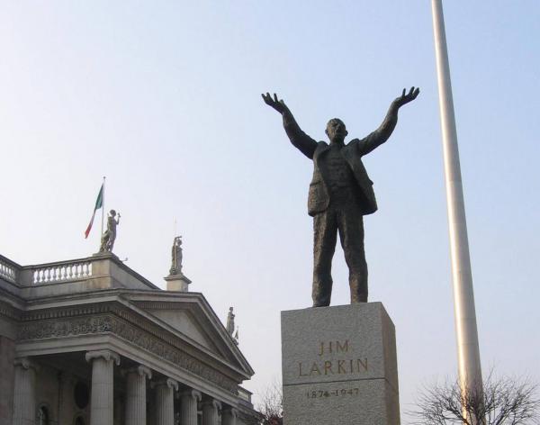 La statua dedicata a Jim Larkin in O'Connell Street a Dublino