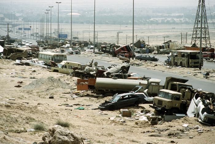 Aprile 1991. La cosiddetta “Highway of Death” tra Kuwait ed Iraq‎<br />
