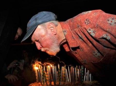 Fans-wish-Pete-Seeger-a-happy-94th-birthday