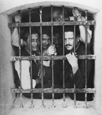 Hikmet e compagni nella prigione di Bursa