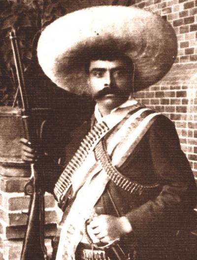 Emiliano Zapata ‎con il suo 30-30‎