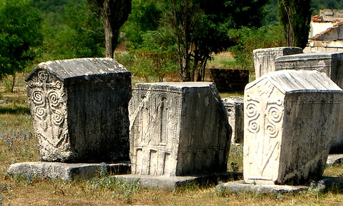 Presunte sepolture di Bogomili in ‎Bosnia‎