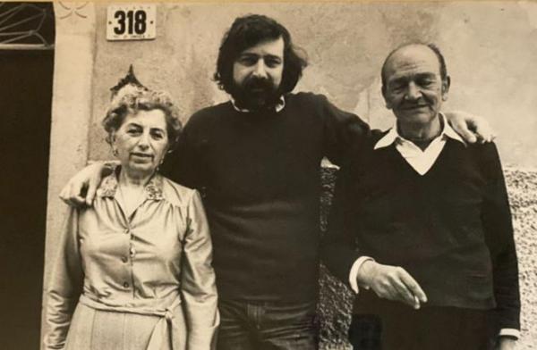 Francesco con i genitori Ester e Ferruccio Guccini