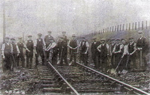 Gruppo di “navvies”, “navigators”, come venivano chiamati gli irlandesi immigrati in Gran Bretagna in cerca di lavoro.