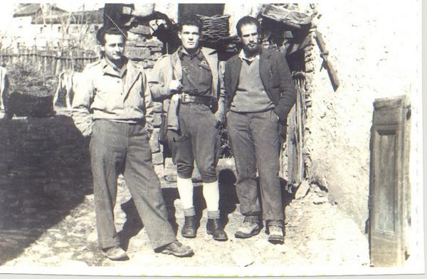 Ermanno Gorrieri (a sx) con due compagni della Brigata Italia