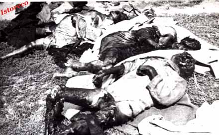 La Bettola (RE), 24 giugno 1944. I resti carbonizzati di alcune vittime della strage nazista. Da Istoreco.