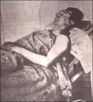 Il cadavere di Bairoletto, suicidatosi, pur di non cadere nelle mani della polizia, il 14 settembre del 1941.