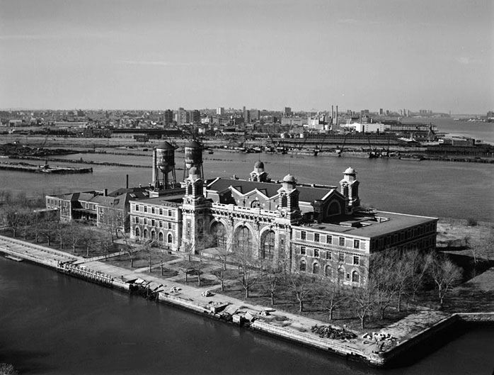 Ellis Island