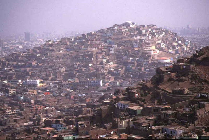 Favelas‎