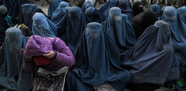 Mohd Rasfan- Women wait for free bread outside a bakery in Kabul,2022