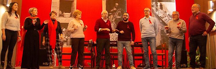 Giorni Cantati. Enrico Tavoni è l'ultimo a destra.