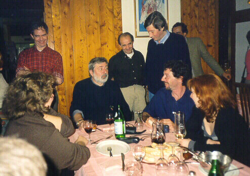 Firenze, 14 aprile 2000, dopo il concerto. Assieme a Guccini al ristorante "La Greppia": si riconoscono Silvia Torelli, Miguel Guillermo Martínez Ball, Ezio.