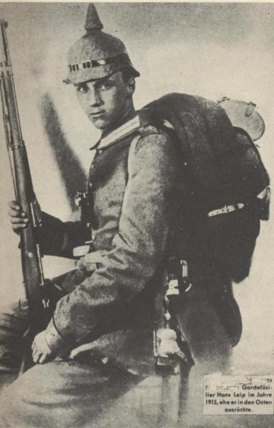 Il giovane Hans Leip con la divisa dell'esercito tedesco, nel 1915. Si tratta dello stesso anno in cui scrisse il testo di Lili Marleen.