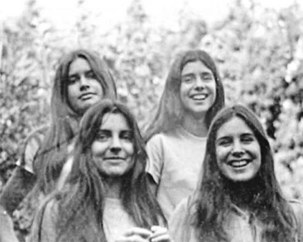 Le quattro figlie di Héctor Oesterheld. Scomparse.<br />
Las cuatro hijas de Héctor Oesterheld. Desaparecidas.<br />
Die vier Töchter Héctor Oesterhelds. Verschwunden.