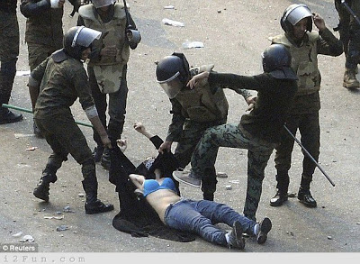 i2fun.com-police-brutality-08