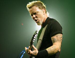 James Alan Hetfield (Downey, 3 agosto 1963), cantante, chitarrista, cofondatore e frontman dei Metallica