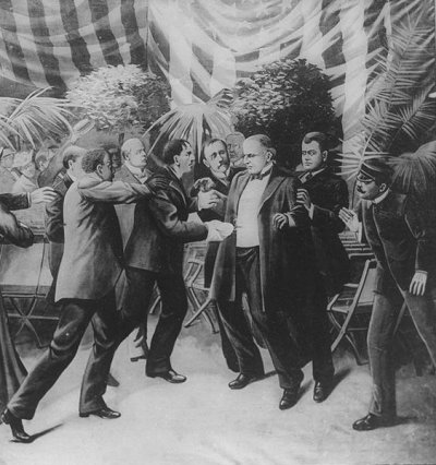 L'assassinio del presidente McKinley, avvenuto al "Tempio della Musica" di Buffalo il 6 settembre 1901 per mano di Leon Czolgosz. McKinley morì il 14 settembre successivo.