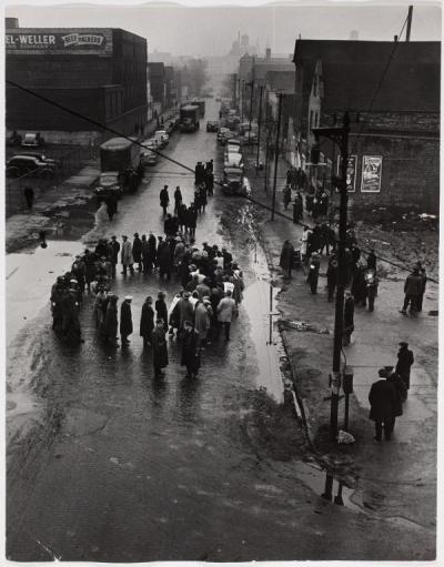 Chicago ‎‎1948. Picchetto durante lo sciopero dei lavoratori dei macelli, foto di Wallace Kirkland.