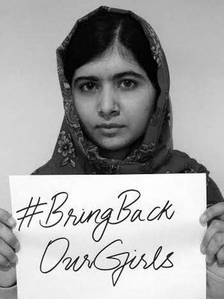 Ha aderito con una foto anche Malala Yousazfai, giovanissima studentessa candidata al premio Nobel, attivista pakistana per il diritto allo studio delle donne nel suo Paese, precisamente nella città di Mingora dove i talebani vietano l’accesso all’istruzione alle donne.