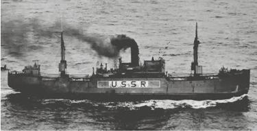 Una delle navi addette al trasporto dei prigionieri nei campi della Kolyma da Cargos pour le Goulag