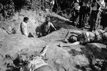 Salvador, dicembre 1980. la scoperta dei cadeveri delle suore assassinate