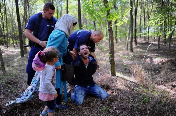 Rifugiati al confine ungherese