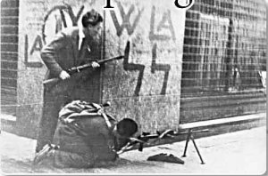 Partigiani. Combattimento a Torino, 1945.