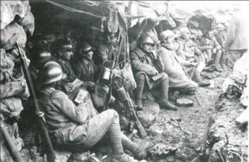 Soldati italiani in trincea