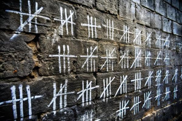 [[https://thumbs.dreamstime.com/b/prison-cell-count-chalk-tally-marks-dark-wall-detailed-eyelevel-view-close-up-eye-level-reveals-meticulously-marked-366983505.jpg|      ]
